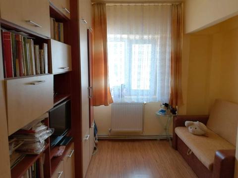 Vand apartament cu 3 camere