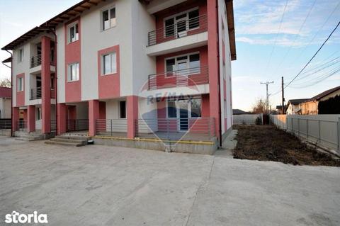 Apartament cu 3 camere de vânzare în zona Serbanesti