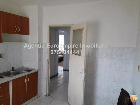 Apartament de vanzare 3 camere, inel 2