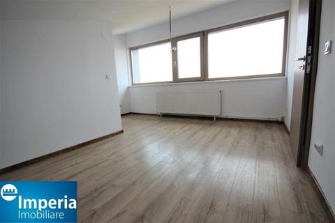 Apartament 4 camere, de vanzare in zona Tatarasi comision 0%