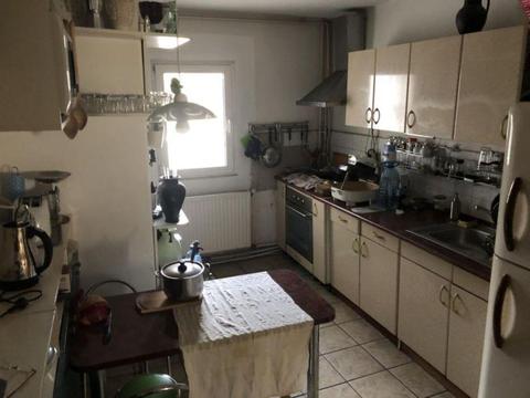 Apartament 4 camere,2 bai,decomandat,etaj 1,Nicolina-CUG