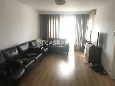 Apartament 4 camere , 2 bai , 3 balcoane -100 mp, zona Cug