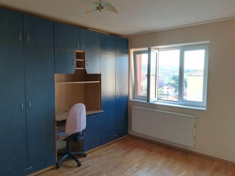 Închiriez apartament Micro