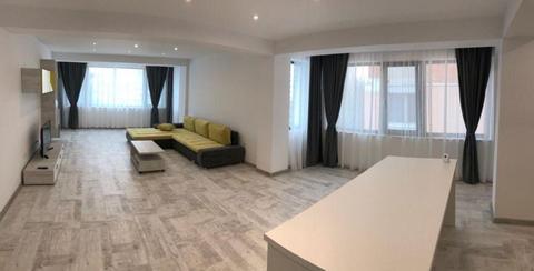 Apartament spațios de lux Semi-central