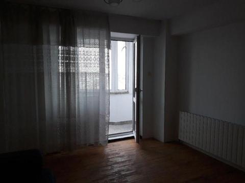Apartament 4 camere de inchiriat -300 euro lunar