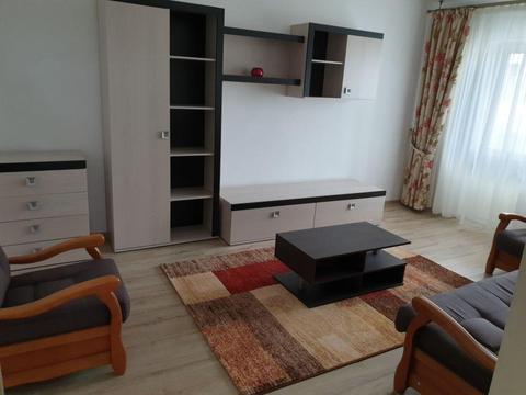 Inchiriez apartament 3 camere, zona centrala!