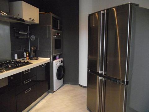 Apartament 2 camere de inchiriat  bloc nou zona Central Pd Fier