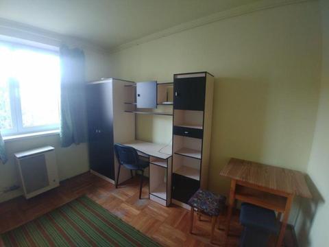 Inchiriez garsonierã utilatã in Targu  in zona UMF