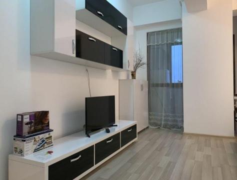 Închiriez apartament