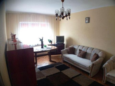 INCHIRIEZ apartament 3 camere decomandat ,zona Vasile Aaron