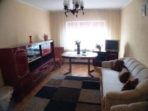 INCHIRIEZ apartament 3 camere decomandat ,zona Vasile Aaron