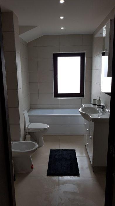 De închiriat apartament bloc nou 3 camere