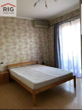 Apartament 3 camere de inchiriat pe Bulevardul Revolutiei