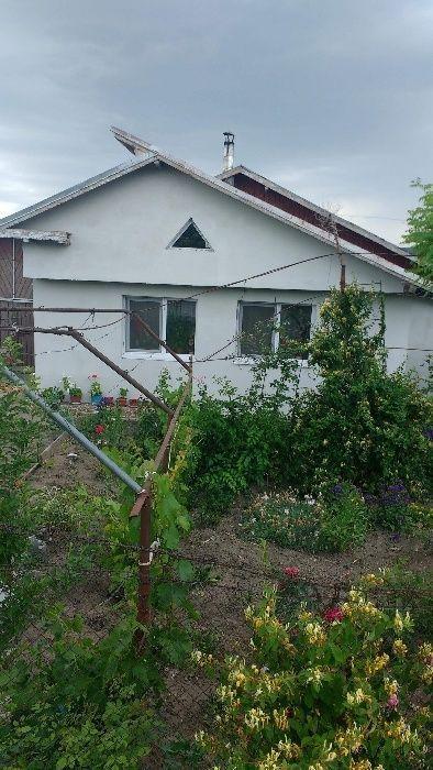 Vând casă, în orașul Săveni