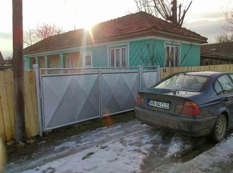 Vând casa batraneasca Sat Mircestii noi(la 10 km de Focșani)det la tel