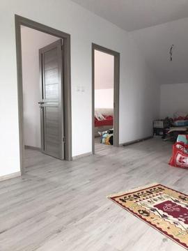Vând casa