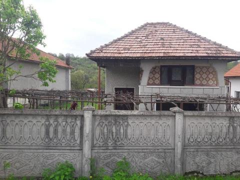 Casa + teren de vânzare în , comuna Băleşti, sat Rasova
