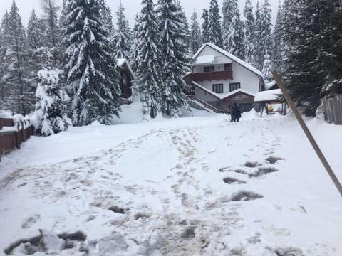 Vand casa de vacanta la , la soseaua principală