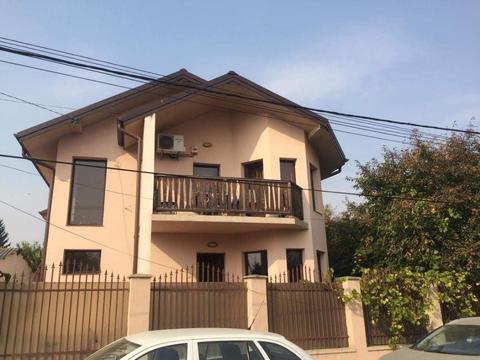 Vând vilă P+E, 200mp, în zona Nicolina - Belvedere