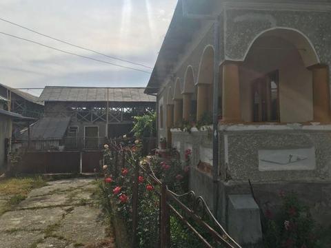 Vand CASA/GOSPODARIE – Rm. Mihaiesti, din 2 corpuri, anexe 2000