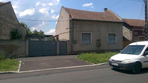 Vand casa familiala cu gradina in ul Nou