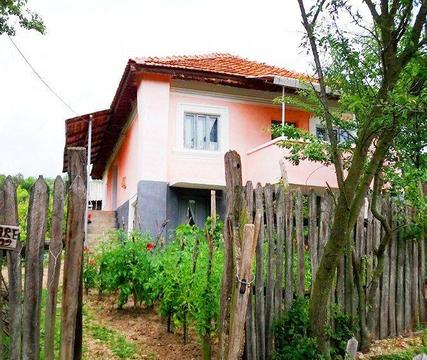 Casa si teren in Fratosita la 10 minute de Filiasi