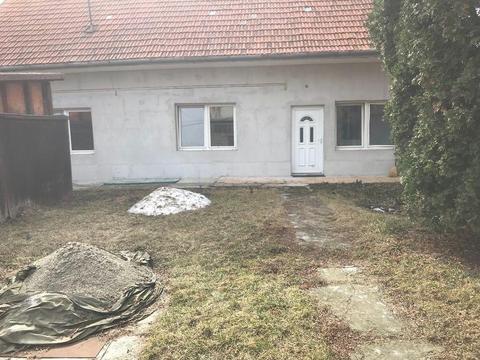 Casa cu 4 Camera De Vanzare