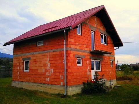 În Sighet casa cu etaj şi teren in Maramures