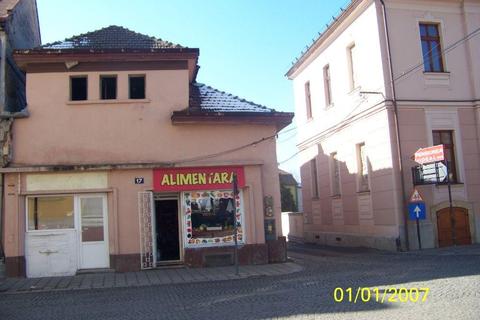 Vand casa Centru Vechi cu 2 spatii comerciale