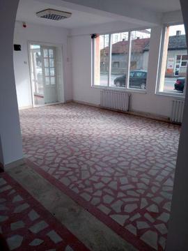 Inchiriez spatiu comercial Petru Rares