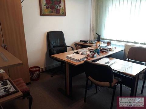 Spatiu comercial zona Podgoria