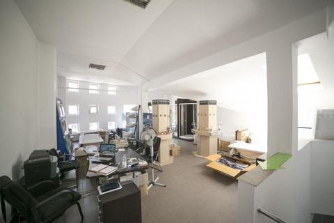 Spatiu comercial in suprafata de 233 mp, Andrei Saguna