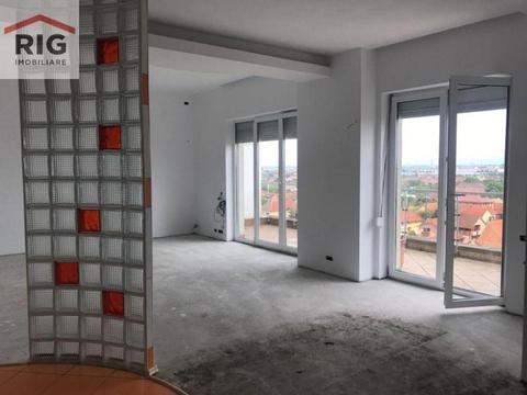 Apartament tip penthouse de vanzare in zona Micalaca 500 Orizont