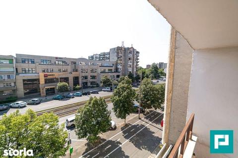 Apartament cu 4 camere, în zona Băncilor