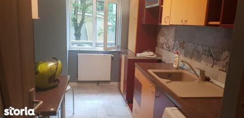 Ultracentral: apartament 3 camere, etajul 1, renovat complet