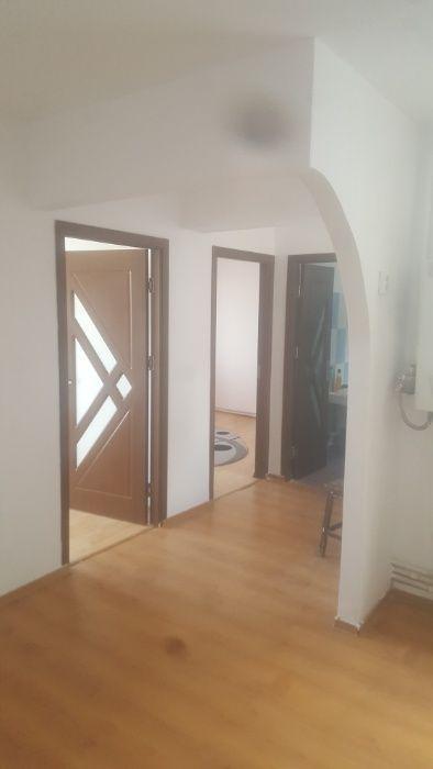 Vand apartament 4 camere central