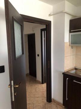 Vand apartament 3 camere Sltina