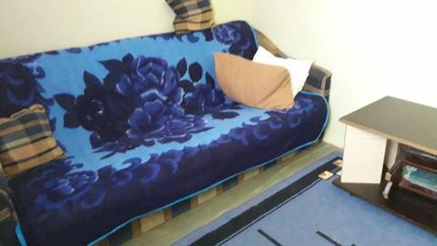 Închiriez camera in apartament cu 4 camere