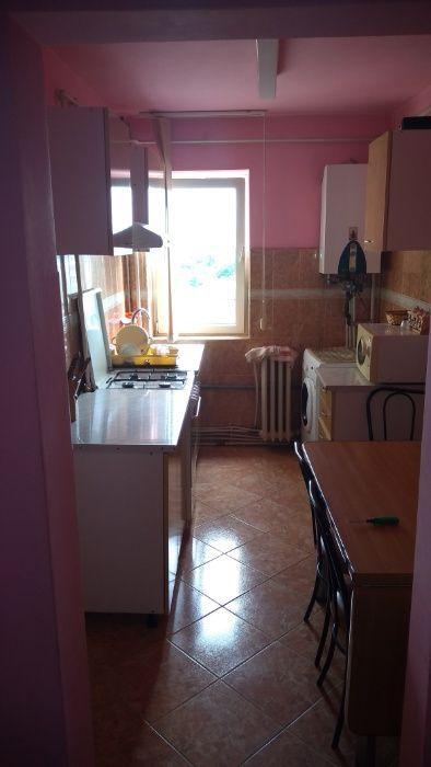 Închiriez apartament cu doua camere