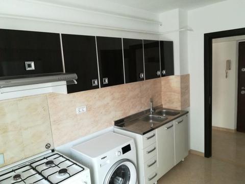 Închiriez apartament 2 camere decomandat, superfinisat