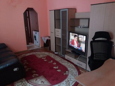 Proprietar Inchiriez Apartament 2 camere zona Școlii 7