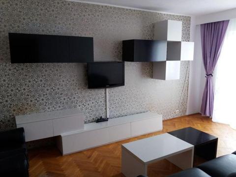 INCHIRIEZ apartament 3 camere ,renovat,zona Centrala