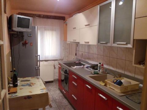 INCHIRIEZ apartament 2 camere decomandat, zona Vasile Aaron