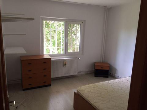 Apartament 3 camere chirie ( plus garaj)