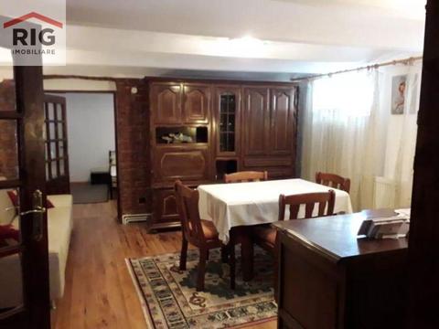 Apartament 3 camere in zona Intim