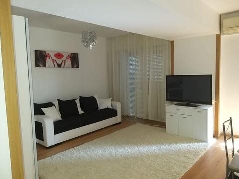 De inchiriat apartament tip studio