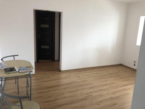 Închiriez apartament in