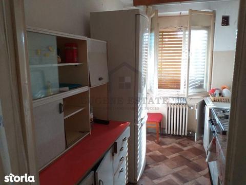 Apartament cu 3 camere, ideal pentru studenti