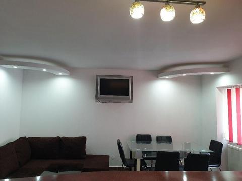 Inchiriez apartament