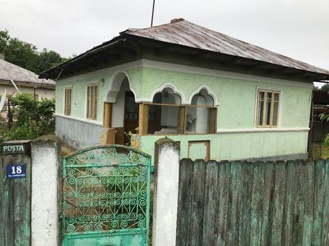 Casa cu grădina si livadă